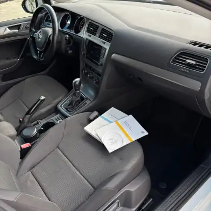 VOLKSWAGEN-GOLF-2015