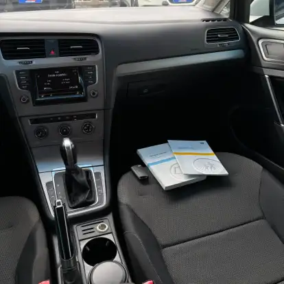 VOLKSWAGEN-GOLF-2015
