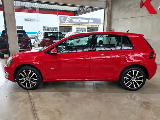 VOLKSWAGEN-GOLF-2013