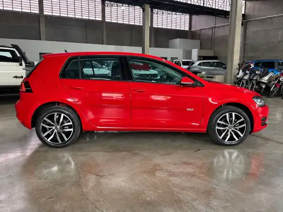 VOLKSWAGEN-GOLF-2013