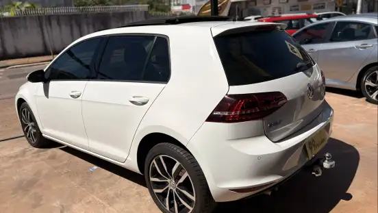 VOLKSWAGEN-GOLF-2017