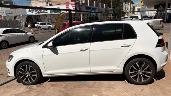 VOLKSWAGEN-GOLF-2017