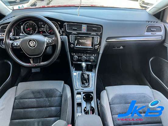 VOLKSWAGEN-GOLF-2013