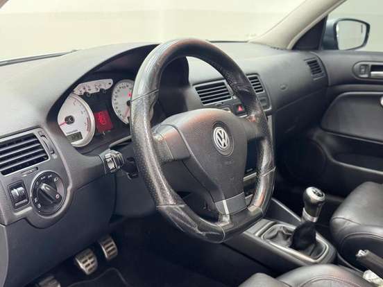 VOLKSWAGEN-GOLF-1.6 MI SPORTLINE 8V FLEX 4P MANUAL VOLKSWAGEN-GOLF-2013