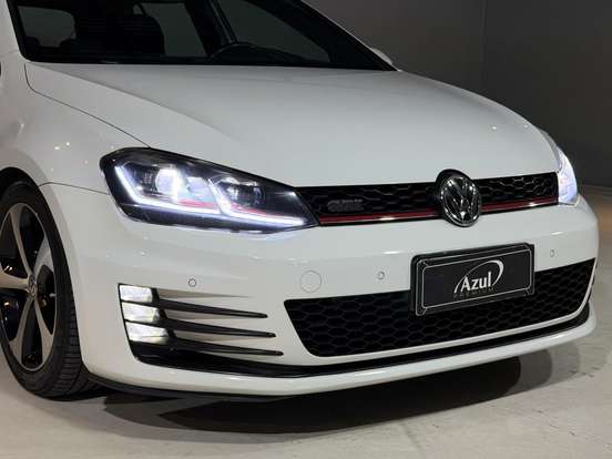 VOLKSWAGEN-GOLF-2017