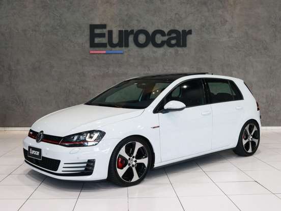 VOLKSWAGEN-GOLF-2017