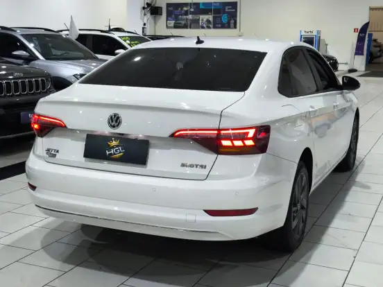 VOLKSWAGEN-JETTA-2018