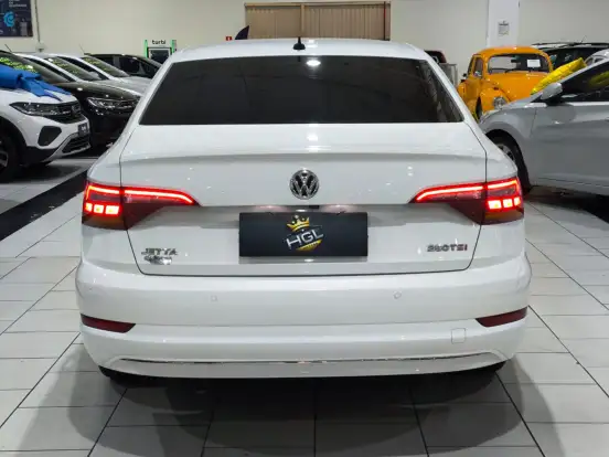 VOLKSWAGEN-JETTA-2018