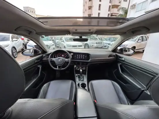 VOLKSWAGEN-JETTA-2020