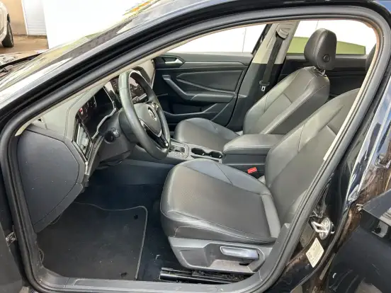 VOLKSWAGEN-JETTA-2020