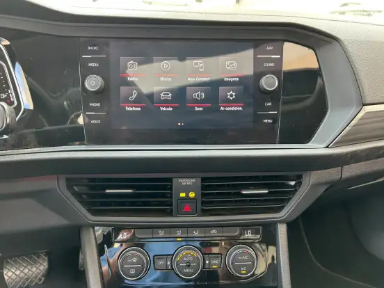 VOLKSWAGEN-JETTA-2020