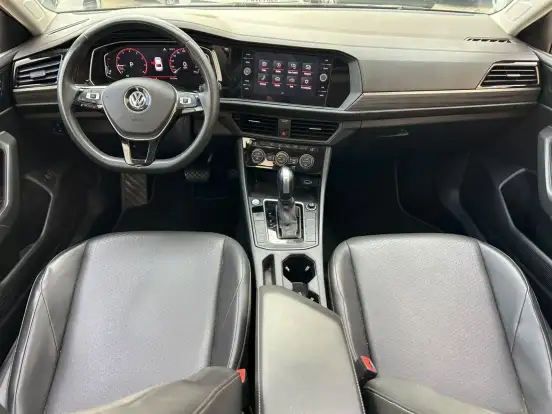 VOLKSWAGEN-JETTA-2020