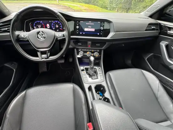VOLKSWAGEN-JETTA-2018