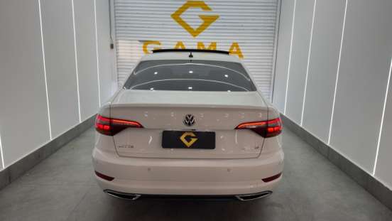 VOLKSWAGEN-JETTA-2020
