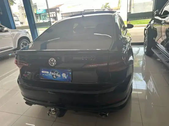 VOLKSWAGEN-JETTA-2020