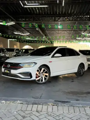 VOLKSWAGEN-JETTA-2021