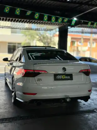 VOLKSWAGEN-JETTA-2021