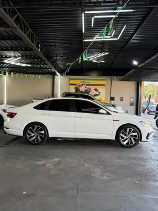 VOLKSWAGEN-JETTA-2021