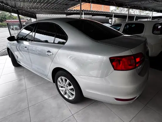 VOLKSWAGEN-JETTA-2.0 COMFORTLINE FLEX 4P TIPTRONIC VOLKSWAGEN-JETTA-2012