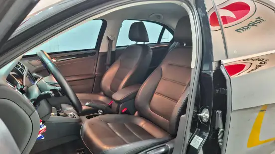 VOLKSWAGEN-JETTA-2015
