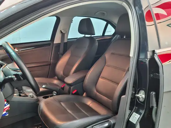 VOLKSWAGEN-JETTA-2.0 TSI HIGHLINE 211CV GASOLINA 4P TIPTRONIC VOLKSWAGEN-JETTA-2015