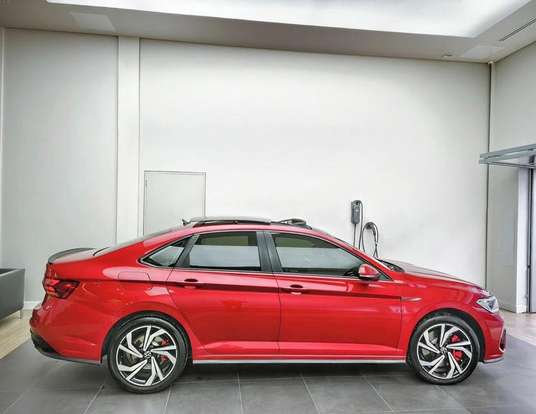 VOLKSWAGEN-JETTA-2024