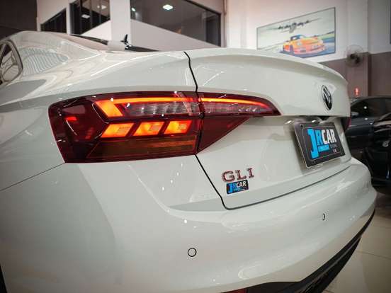 VOLKSWAGEN-JETTA-2023