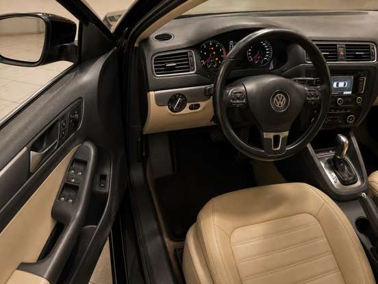 VOLKSWAGEN-JETTA-2.0 TSI HIGHLINE 200CV GASOLINA 4P TIPTRONIC VOLKSWAGEN-JETTA-2011