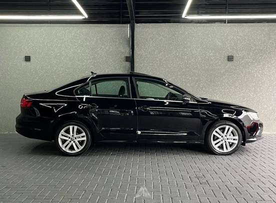 VOLKSWAGEN-JETTA-2.0 TSI HIGHLINE 211CV GASOLINA 4P TIPTRONIC VOLKSWAGEN-JETTA-2016