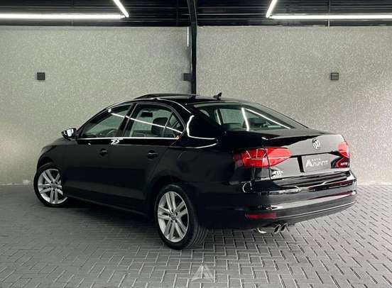 VOLKSWAGEN-JETTA-2.0 TSI HIGHLINE 211CV GASOLINA 4P TIPTRONIC VOLKSWAGEN-JETTA-2016