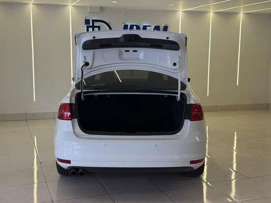 VOLKSWAGEN-JETTA-2.0 TSI HIGHLINE 211CV GASOLINA 4P TIPTRONIC VOLKSWAGEN-JETTA-2015