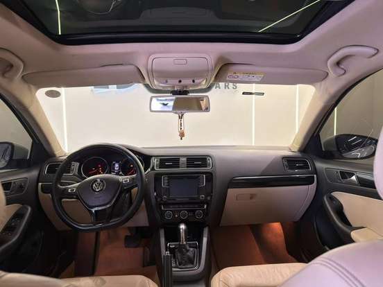 VOLKSWAGEN-JETTA-2015