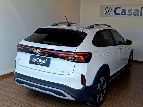 VOLKSWAGEN-NIVUS-1.0 200 TSI TOTAL FLEX HIGHLINE AUTOMÁTICO VOLKSWAGEN-NIVUS-2025