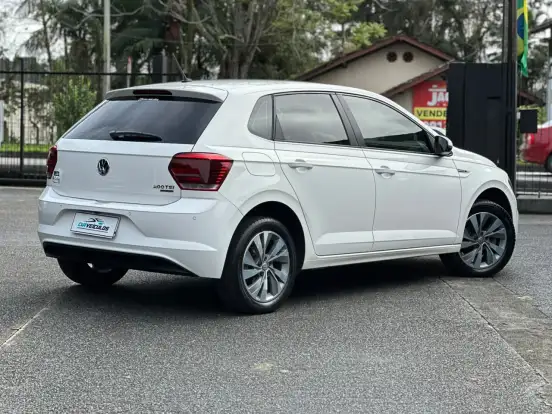 VOLKSWAGEN-POLO-1.0 200 TSI COMFORTLINE AUTOMÁTICO VOLKSWAGEN-POLO-2018
