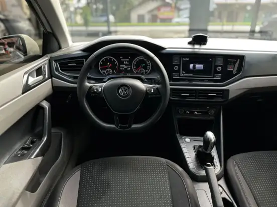 VOLKSWAGEN-POLO-1.0 200 TSI COMFORTLINE AUTOMÁTICO VOLKSWAGEN-POLO-2018