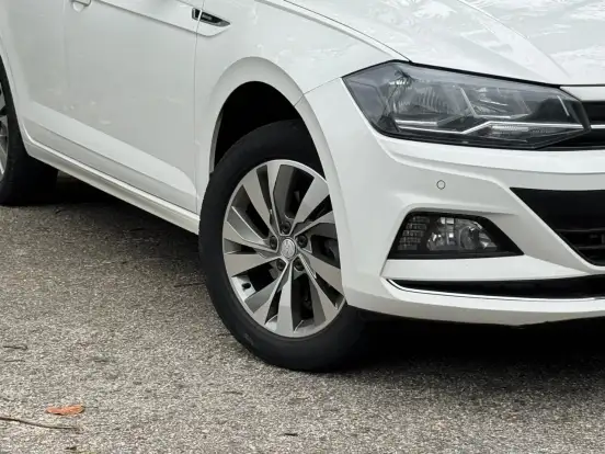 VOLKSWAGEN-POLO-1.0 200 TSI HIGHLINE AUTOMÁTICO VOLKSWAGEN-POLO-2017