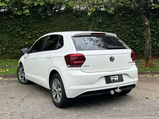VOLKSWAGEN-POLO-2017