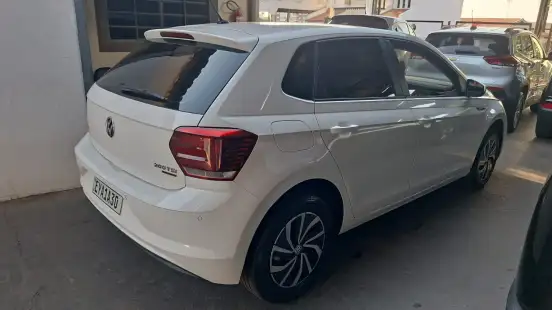 VOLKSWAGEN-POLO-2019
