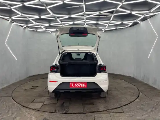 VOLKSWAGEN-POLO-2023