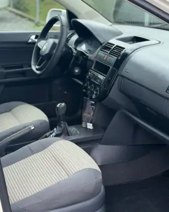 VOLKSWAGEN-POLO-2007