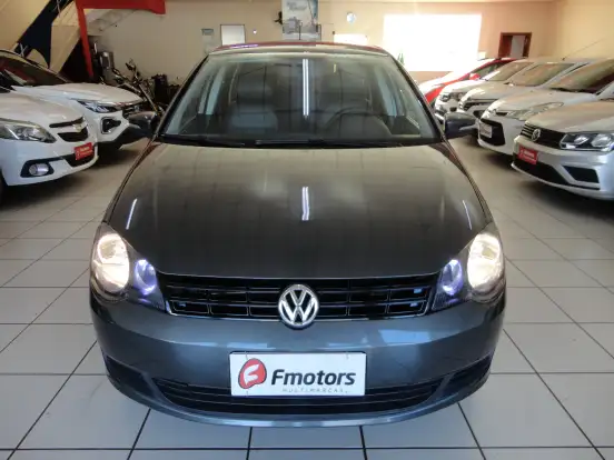 VOLKSWAGEN-POLO-2012