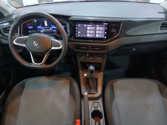 VOLKSWAGEN-POLO-2023