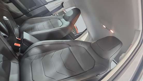 VOLKSWAGEN-POLO-2025