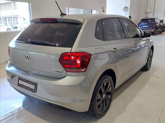 VOLKSWAGEN-POLO-1.0 200 TSI HIGHLINE AUTOMÁTICO VOLKSWAGEN-POLO-2018