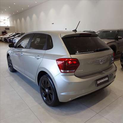 VOLKSWAGEN-POLO-2018
