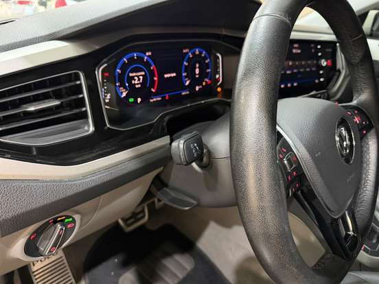 VOLKSWAGEN-POLO-1.0 200 TSI HIGHLINE AUTOMÁTICO VOLKSWAGEN-POLO-2019