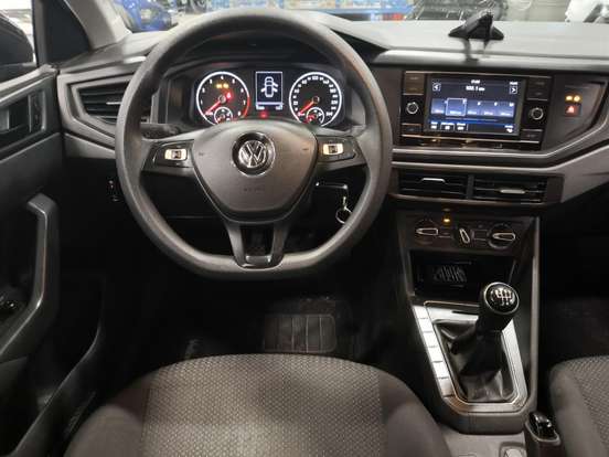 VOLKSWAGEN-POLO-2020