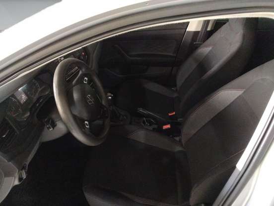 VOLKSWAGEN-POLO-2023