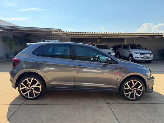 VOLKSWAGEN-POLO-2022