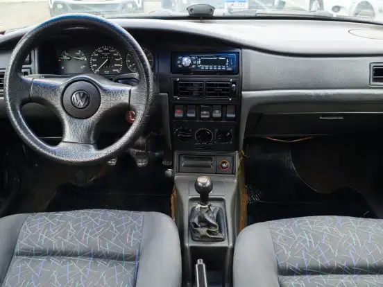 VOLKSWAGEN-SANTANA-1996